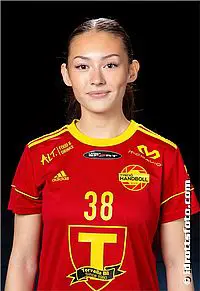 Julia Lundblad lyfter till damtruppen