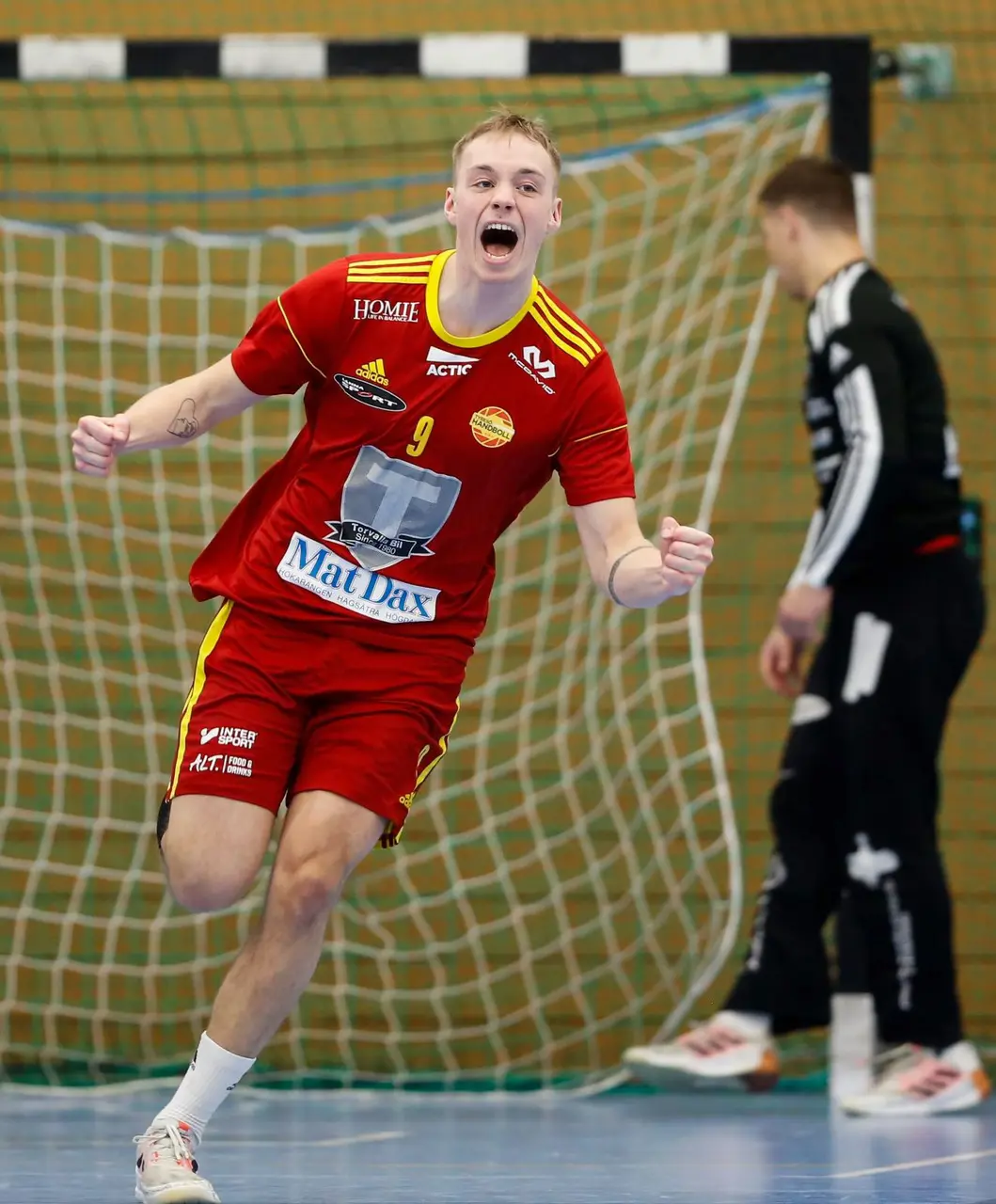 Noa förmedlar lagets känsla efter dagens vinst (Foto Claus Meyer)