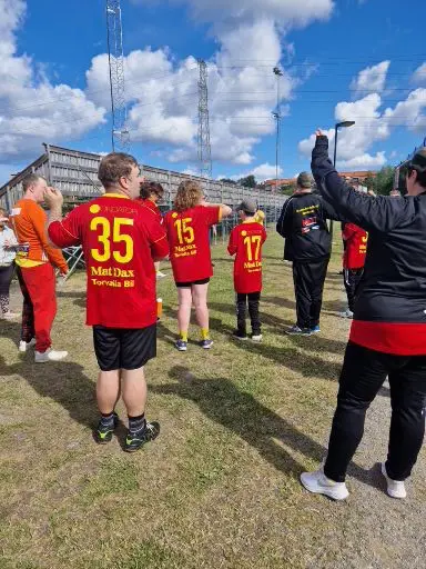 Bilder från Eken cup 2024. Bild 1 Uppvärmning tillsammans med Ösmo, bild 2 Matchen är igång, bild 3 Våra glada spelare, bild 4 Prisutdelning Tyresö och Ösmo tillsammans.