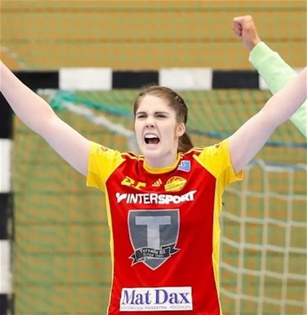 Julia Lönnborg kör på!