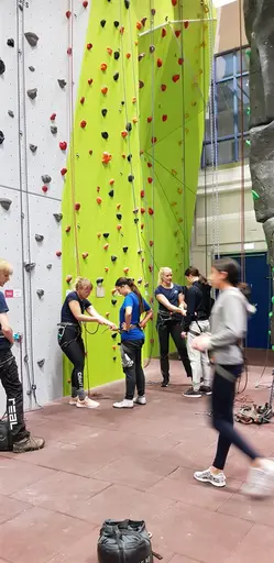 Social aktivitet där alla närvarande unga ledarna var superduktiga 