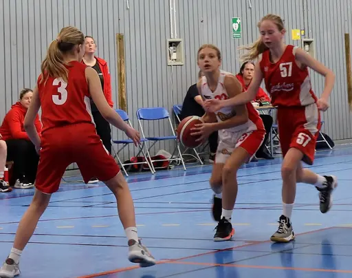 Supertjejerna krigar på bra mot Blackeberg Beckombergas div1-lag