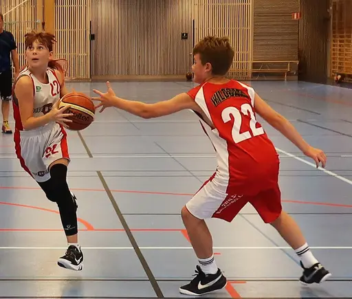 Supertjejerna besegrade Vibys P10 i första matchen för säsongen