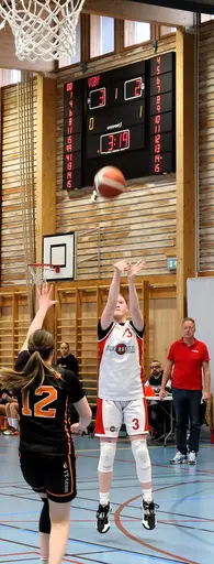 7 supertjejer i Vita laget flög ifrån FUBB till storseger i 1/16-delsfinalen i Lions