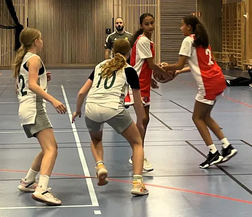 Supertjejerna in action på söndagskvällen mot Alvik