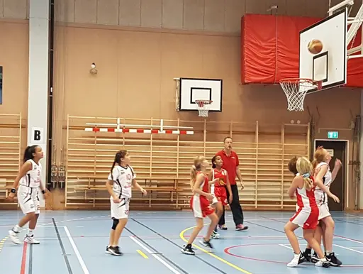 Mycket löpning när man spelar 4 mot 4 på stor plan!