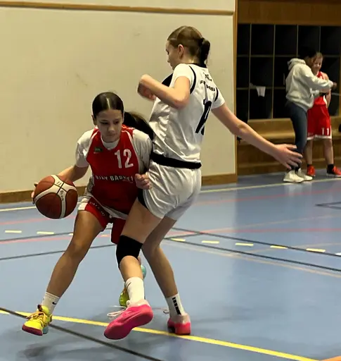Vita laget besegrar FUBB och Frysen i helgens bortamatcher