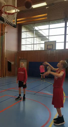 Full fart i Sollentuna Sporthall!