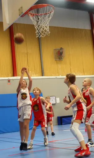 Full fart i Häggvikshallen mot grabbarna från FUBB och Viby