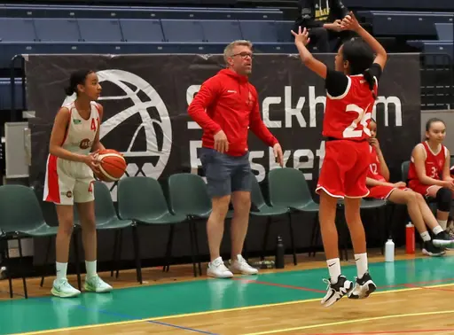 Som första Vibylag någonsin vinner supertjejerna Stockholmsserien o cupen (Nivå 1)! 