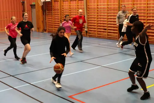 Tuffa tag mot föräldrarna i Runan!
