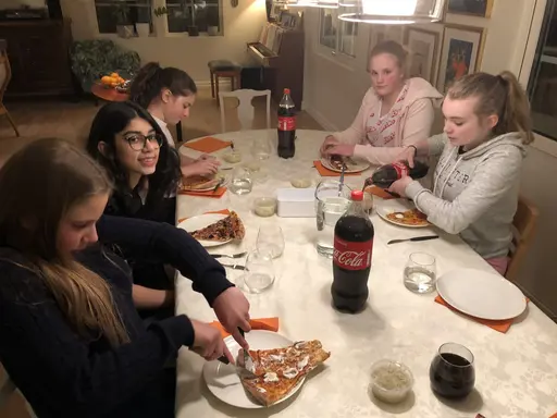 9/3-2018: Väldigt lyckat lagmys hemma hos Timna, där vi käkade pizza och såg filmen ”Coach Carter”