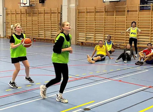 Engla vinner stresstävlingen, kvällen avslutas med fika!