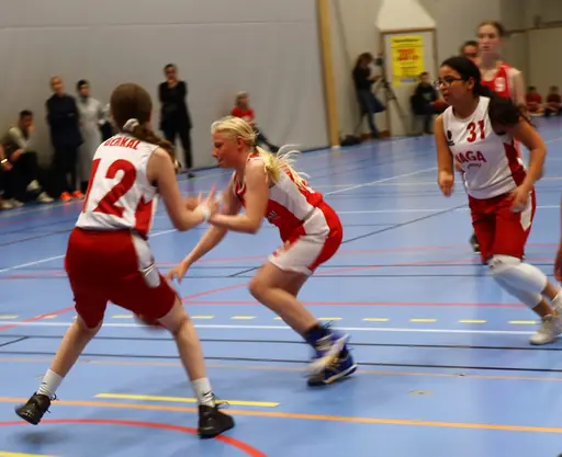 Supertjejerna, förstärkta med Nike o Siri från F09, tog guld i Lampe Challenge F09 Open