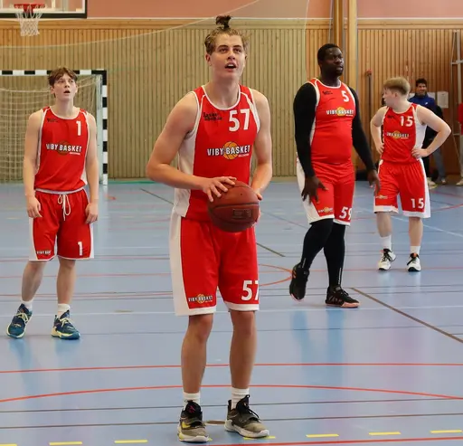 Vibyboysen tar en skön revansch på lokalkonkurrenten Tureberg!