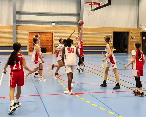 Supertjejerna tar en ny seger mot Blacke Nälsta