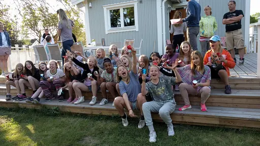 29/5-2017: F06s säsongsavslutning som blev riktigt lyckad. Grillade hamburgare, diplomutdelning, stress och självklart fick tjejerna lära sina päron hur man kan dribbla med två bollar samtidigt:)