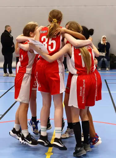 Supertjejerna, förstärkta med Nike o Siri från F09, tog guld i Lampe Challenge F09 Open