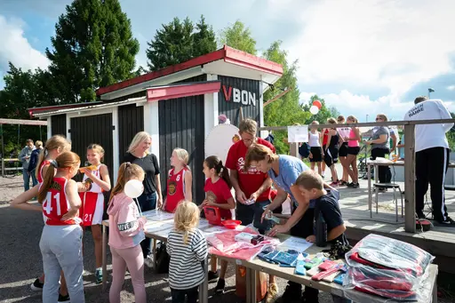 Massor med basket o aktiviteter (Fotograf: Anders Tillgren)