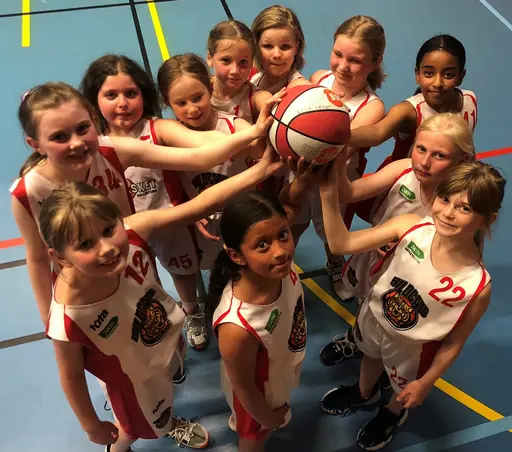 11 svettiga F10-supertjejer mot Vibys jätteduktiga P09-or!