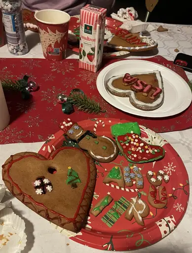 Lagaktivitet med kreativt Pepparkakstillverkning. Stort TACK till Selma o Steffi!