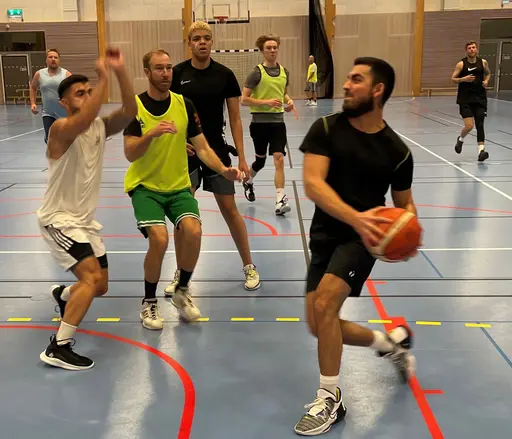 Premiär i Edsbergshallen för vårt Herr2-lag: Albin, Calle D, Elliot, Gabriel, Lukas, Magnus, Nicklas, Oskar o Samuel