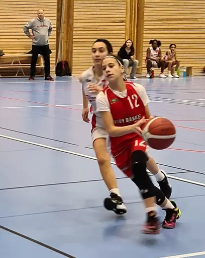 Supertjejerna tar en ny seger mot Blacke Nälsta