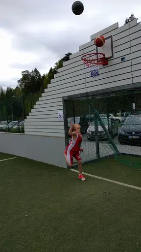 20/5-2017: Tjejerna hade en riktigt rolig dag med mycket skratt, basketspel och en massa ren glädje. 