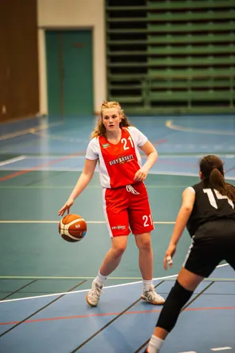 12/5-2019: Fantastiska bilder från finalen i Skövde Cup 2019. Vi spelade mot Wetterbygden Sparks och vann med 27-21! Foto: Lars Norlander