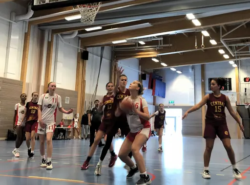 Röda laget efter segern mot Duvbo, Vita mot Central och en del bilder från Täbymatchen