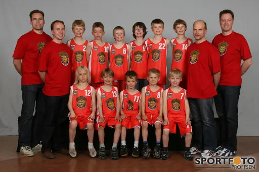 Ursprungslaget (här år 2009) och P01 vinnare i Skövde cup (år 2014)