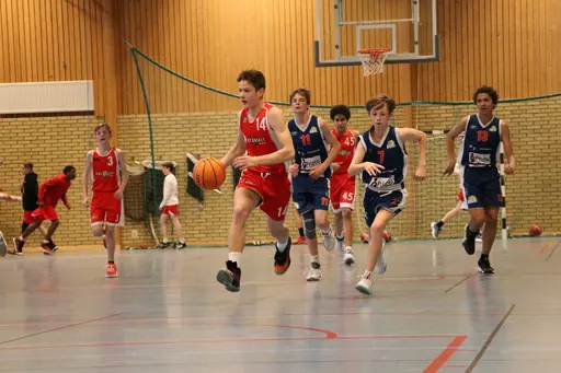 Blandade matchbilder från Skövde basketcup 29 april - 1 maj 2023