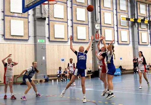 Supertjejerna tar A-Brons i Göteborgs Basketfestival