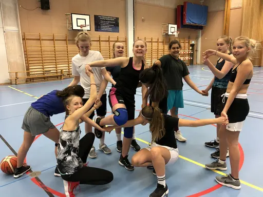 26/3-2018: Idag körde vi en gammal goding för att stärka lagkänslan ännu mer