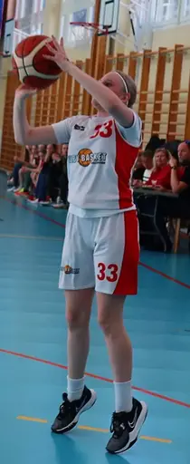 Supertjejerna bärgar ännu en vinst och tar sig till semifinal!