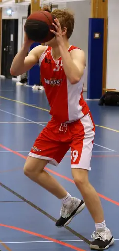 Ibland lyckas inte fotografen helt - vem där?