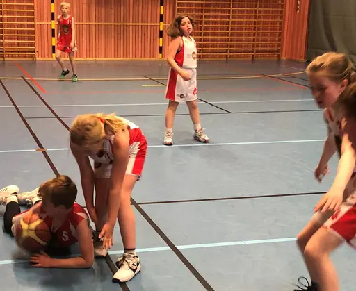 11 svettiga F10-supertjejer mot Vibys jätteduktiga P09-or!