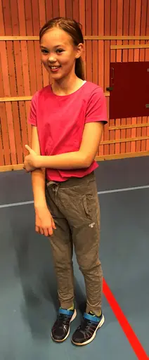 Brännboll som uppvärmning! F10s långkastarmästarinna: Louise!