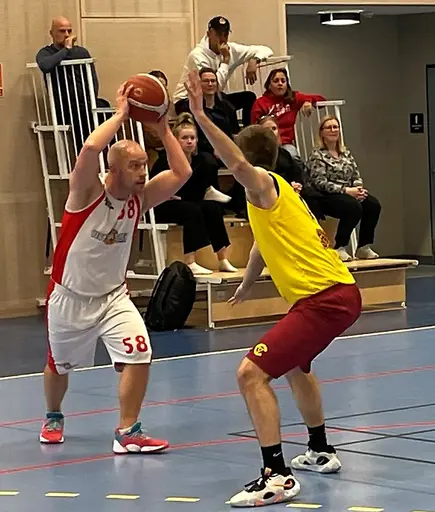 Herrarna i Div 4 förlorar en mycket jämn match mot Central