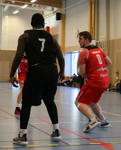 Adam snurrar upp Huddinge (Fotograf Mats Anderson)