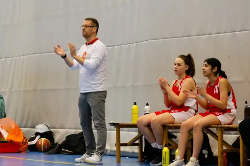 12/5-2019: Fantastiska bilder från finalen i Skövde Cup 2019. Vi spelade mot Wetterbygden Sparks och vann med 27-21! Foto: Lars Norlander