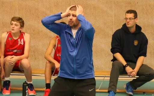 Adam D driver på, Jacob i fajt och en förtvivlad Marko...