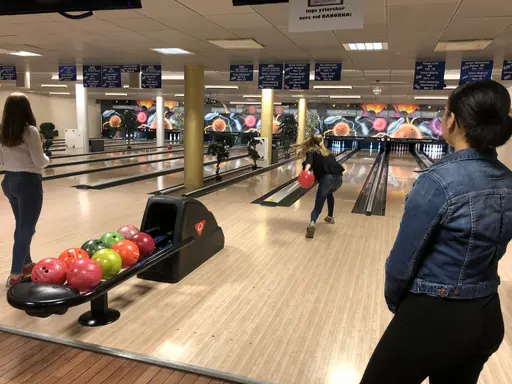 19/4-2018: Lyckad lagaktivitet i form av först lite plugg, sedan bowling och tillsist käk på Max. Mysig torsdag helt enkelt!