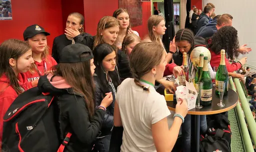 Vi firade traditionsenligt med bubbel och choklad!