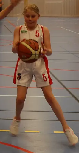 Supertjejerna in action i den avslutande träningsmatchen mot F09