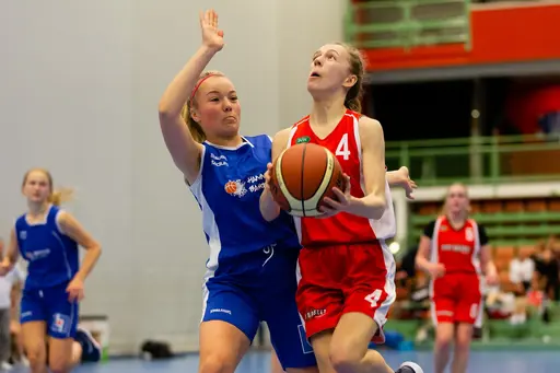 12/5-2019: Fantastiska bilder från finalen i Skövde Cup 2019. Vi spelade mot Wetterbygden Sparks och vann med 27-21! Foto: Lars Norlander