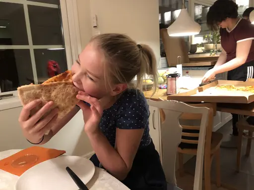 9/3-2018: Väldigt lyckat lagmys hemma hos Timna, där vi käkade pizza och såg filmen ”Coach Carter”