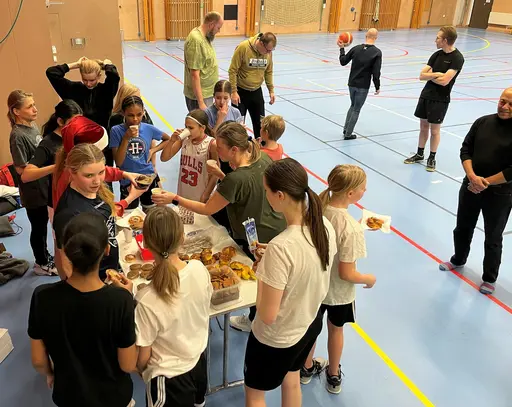 Engla vinner stresstävlingen, kvällen avslutas med fika!