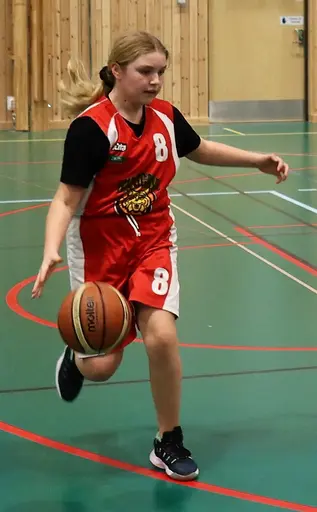 Supertjejerna i kamp mot Alvik och Täby