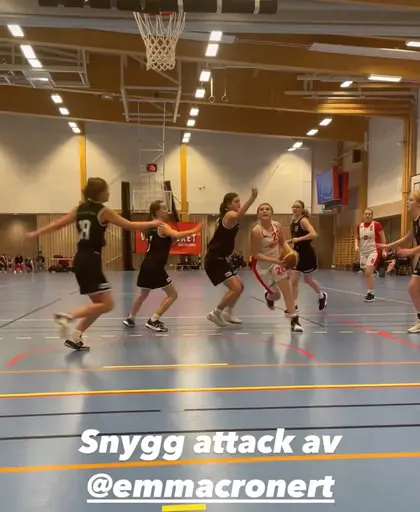 F08 spelade USM hemma och F10 hjälpte till både med torkning och matchspel (Emma o Lisa). F08 gick vidare! 